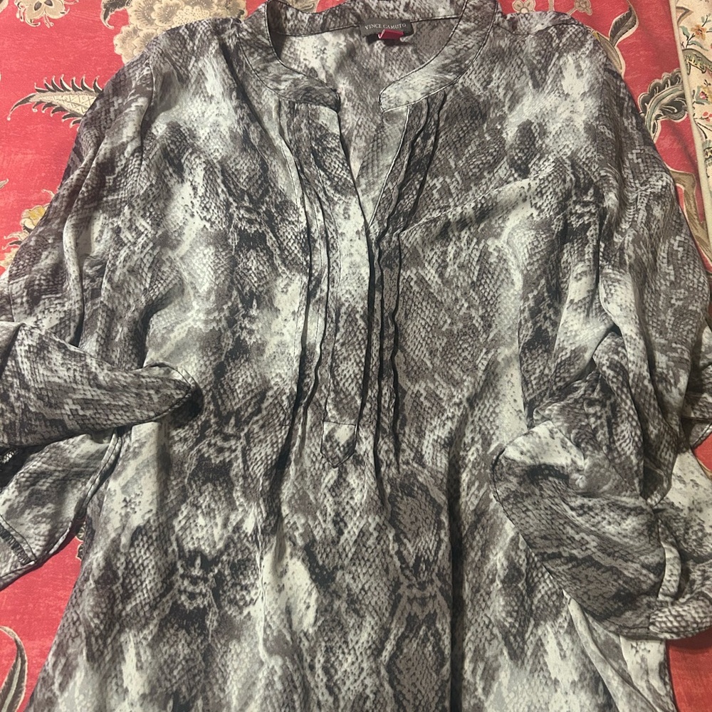 Vince Camuto Monochrome Snake Print Blouse